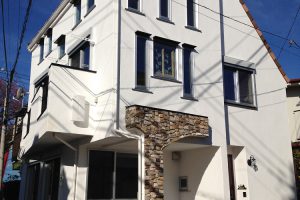 練馬区　Y様邸　外観　漆喰　ジュラシックウッドストーン　無添加住宅ライブハウス