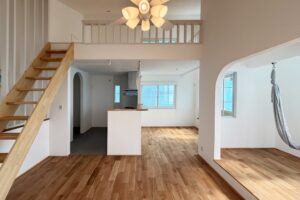 築17年　リノベーション　after LDK　漆喰　無垢フローリング　バルコニーを部屋に改装　無添加住宅ライブハウス