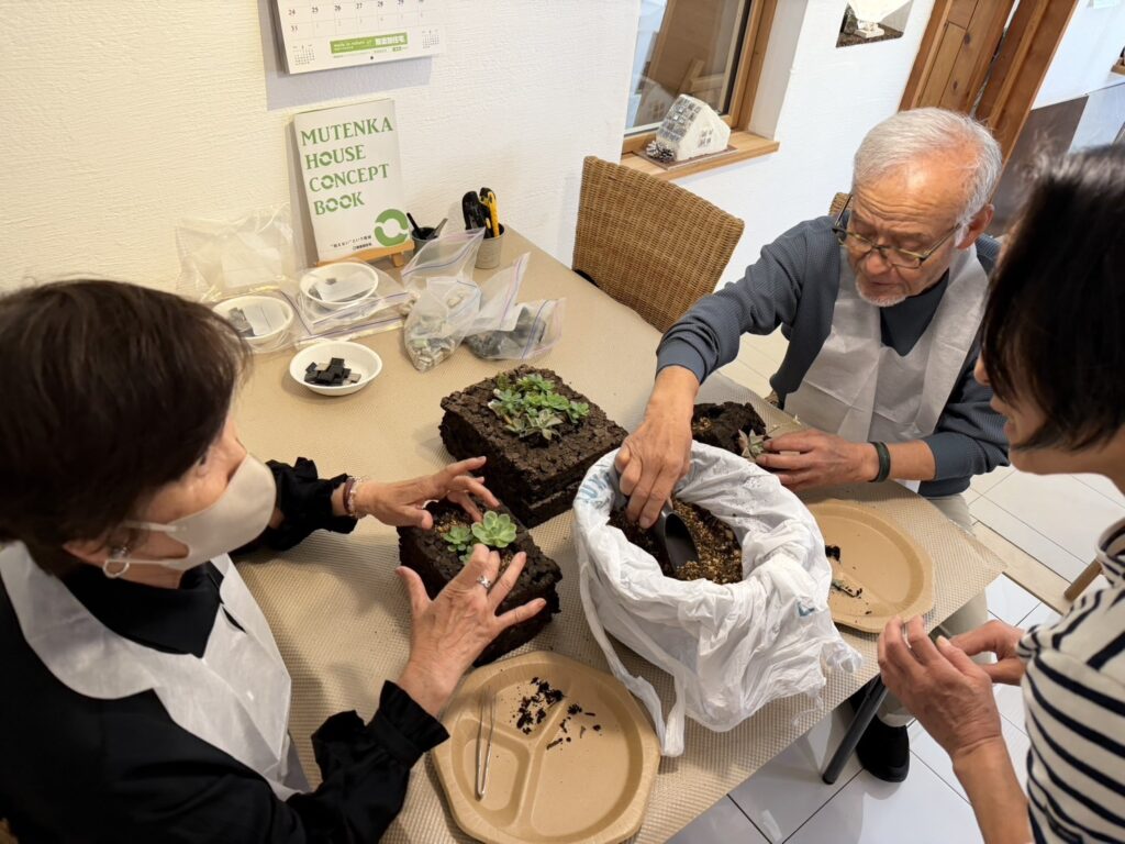 ワークショップ　無添加住宅ライブハウス　炭化コルク