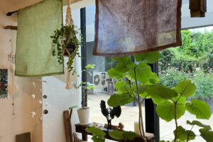 ベンガラで布染め　無添加住宅ライブハウス